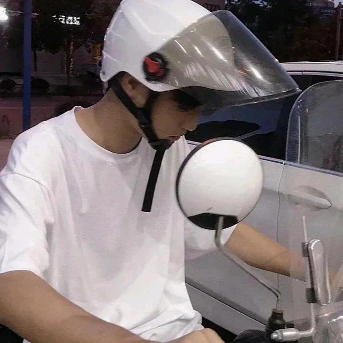 慕酒啾啾啾啾啾