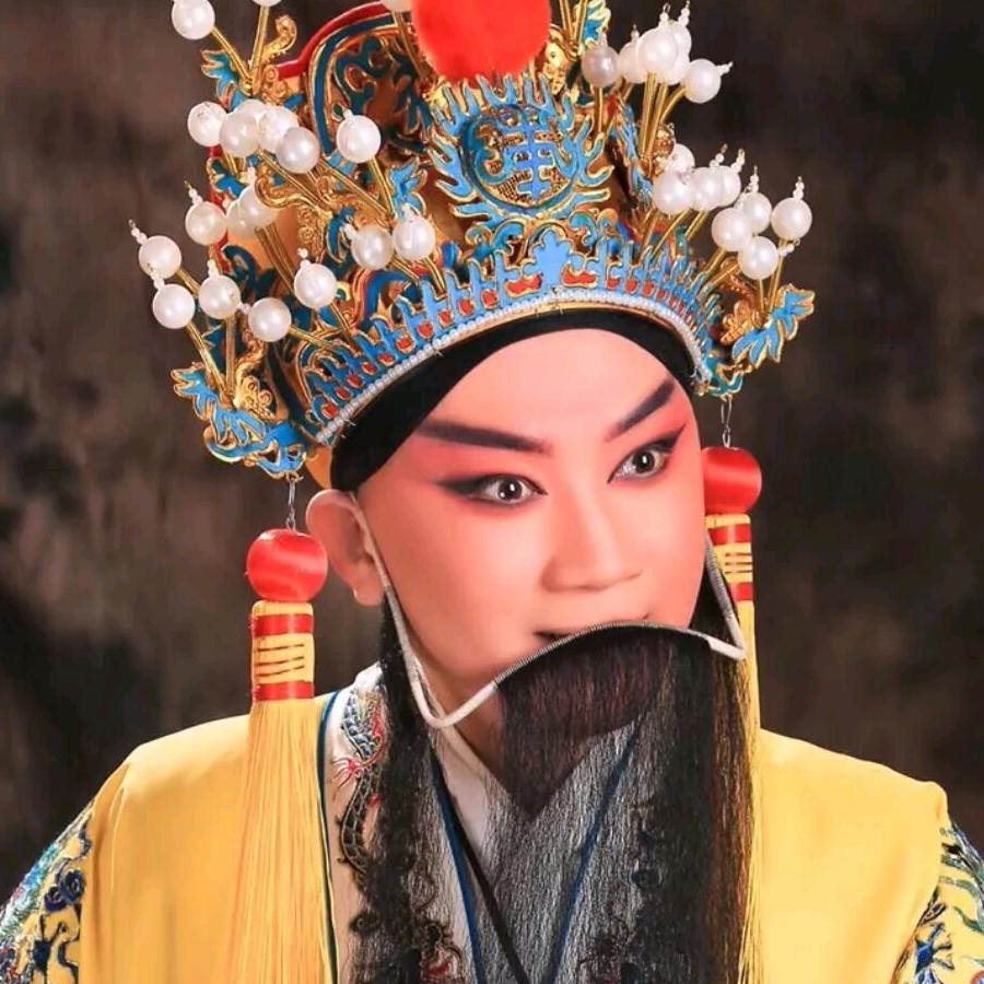 楚家俊头像