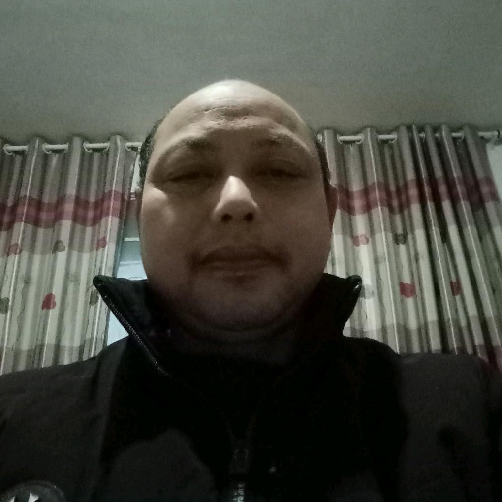笑在那里