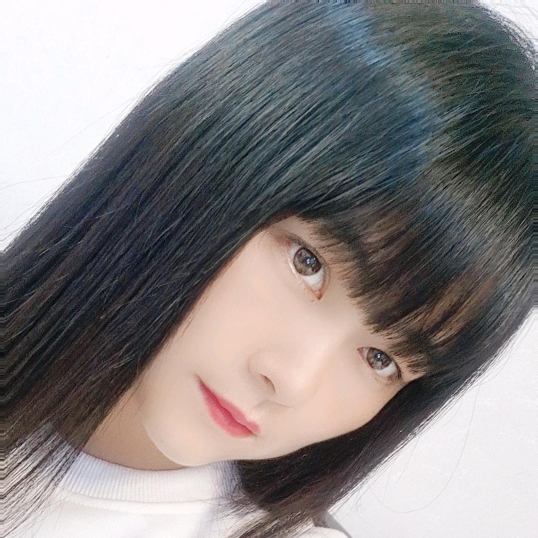 ლ(•̀微笑 _ 向暖•́ ლ)