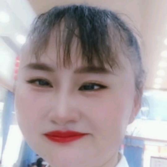 刘翠翠，爱跳舞，唱歌