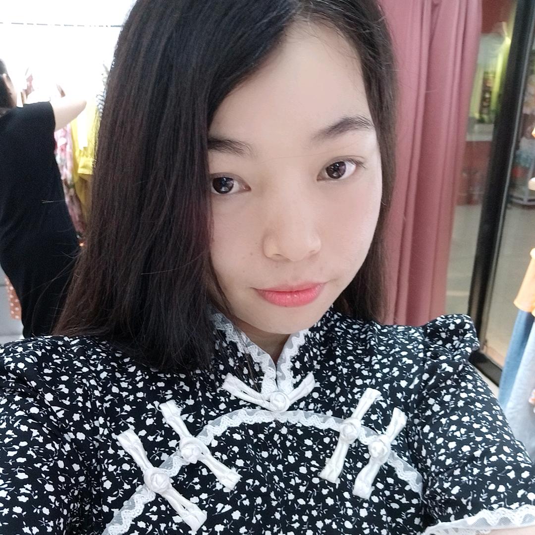 嗯，我姓岑啊