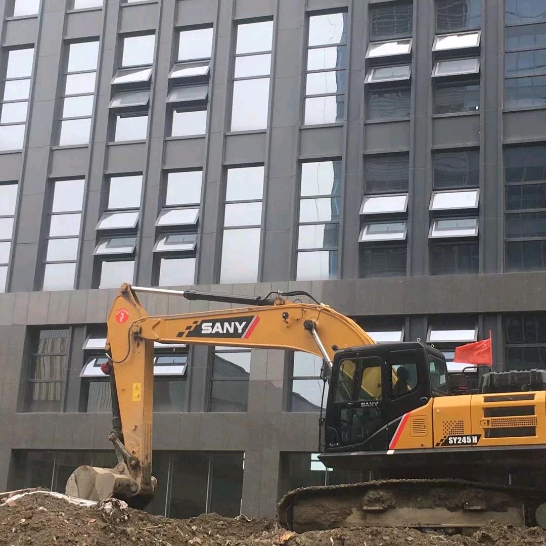 陈师傅开挖机