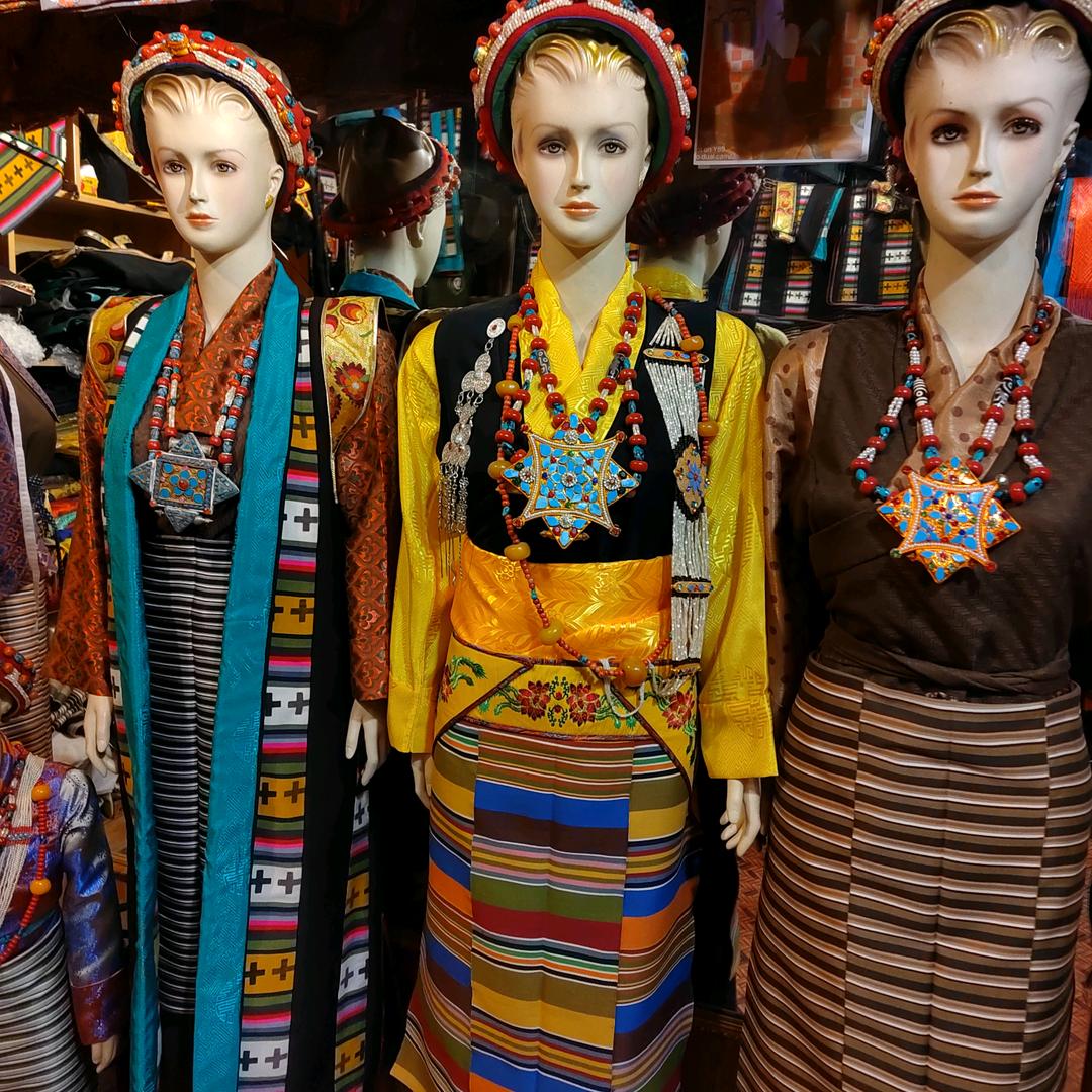 白朗 普布欧珠流行藏装