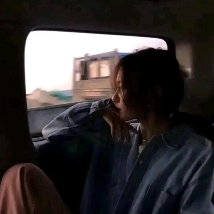 脑袋困掉啦💤