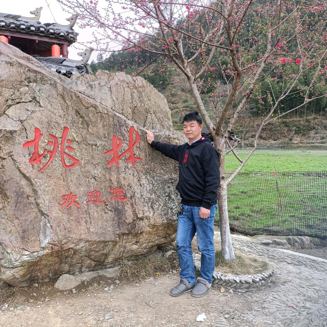 好佰年门窗萧明礼