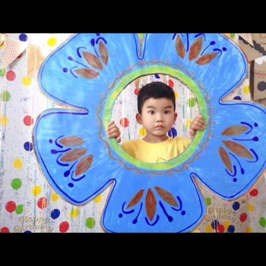 晨、辉，麻麻瑞轩鞋店