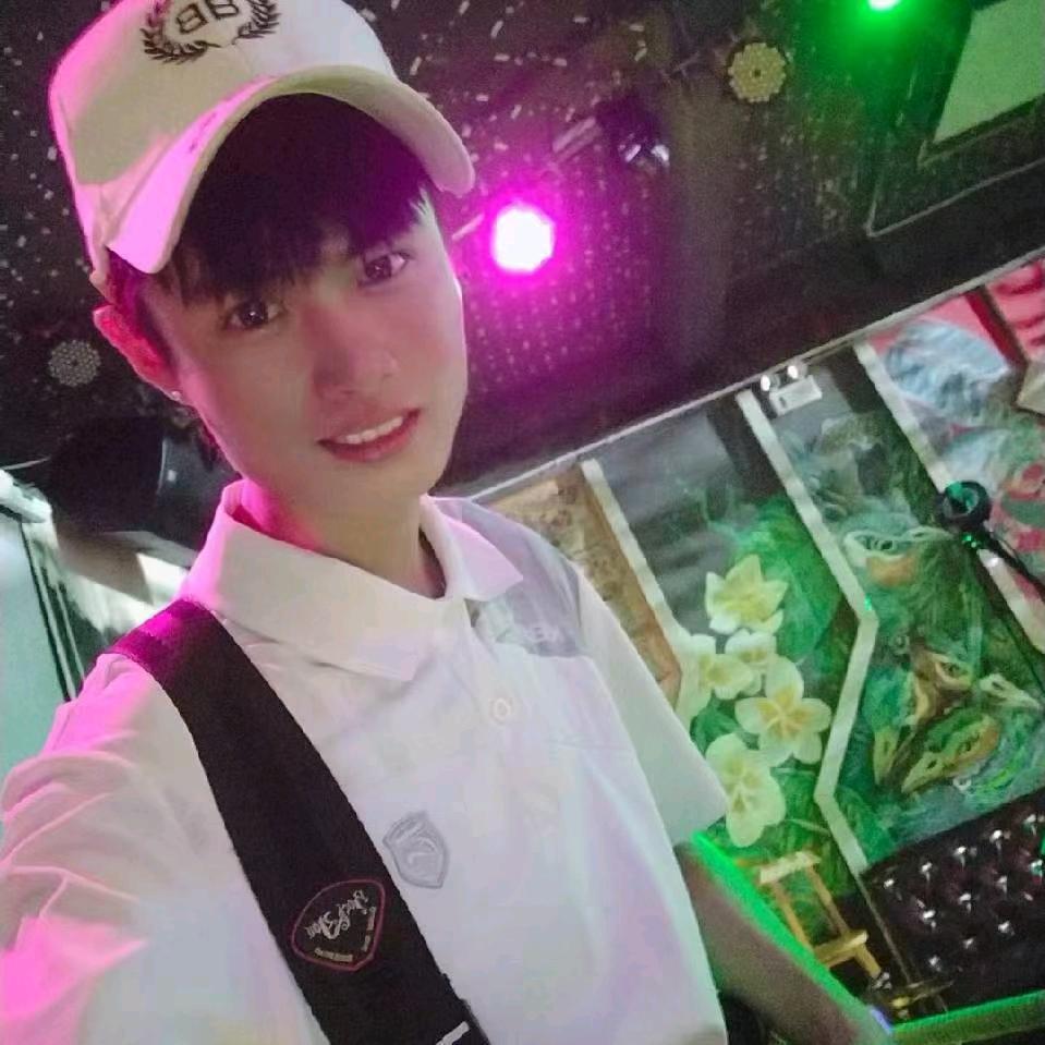 🌴单身小岩🌴