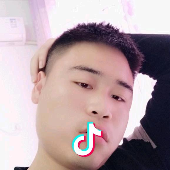 (ಥ_ಥ)吻愛