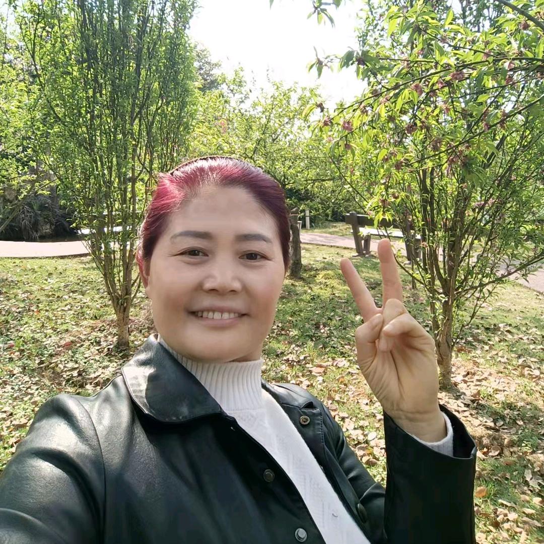 古蔺罗健麻辣鸡，下桥农贸市场70号摊位