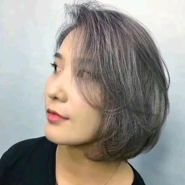 在俱乐部用功读书的春天