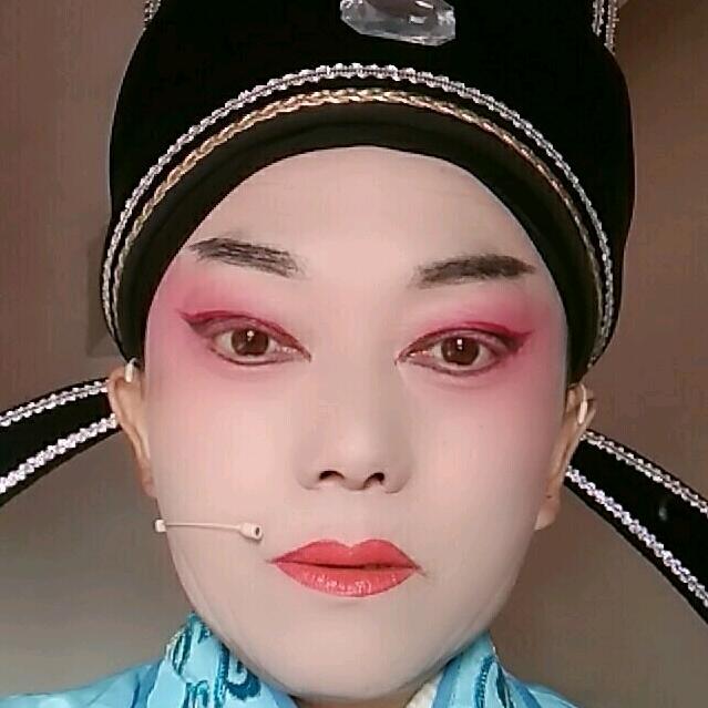 万超千紫