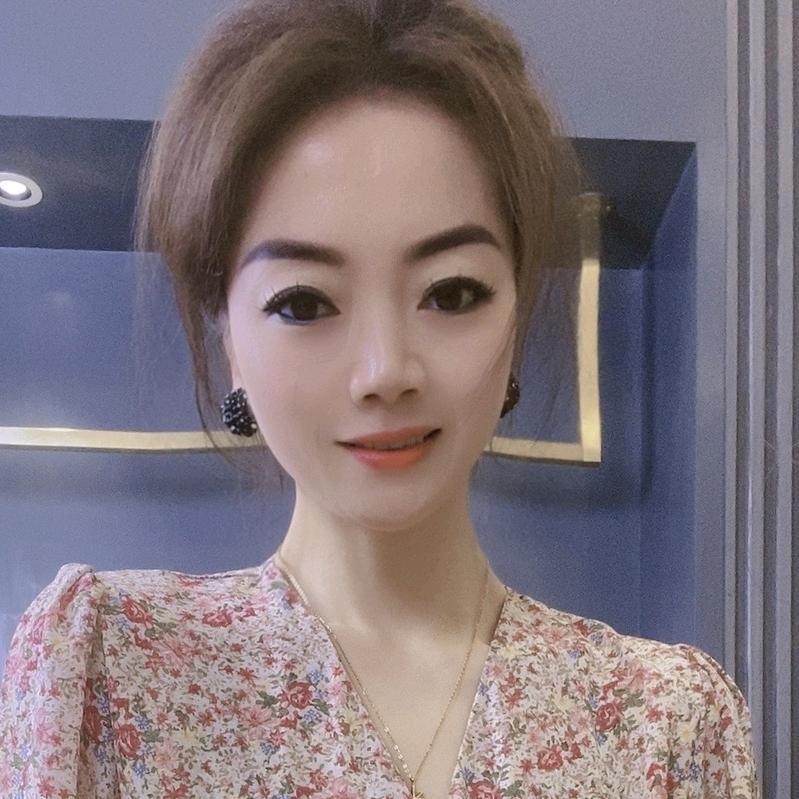 丹棱雪国天娇服饰