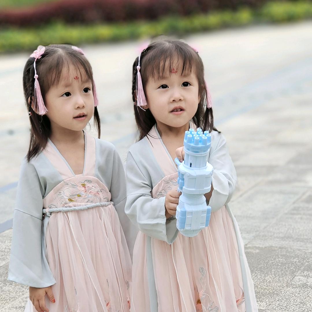 双胞胎💞糖果宝贝