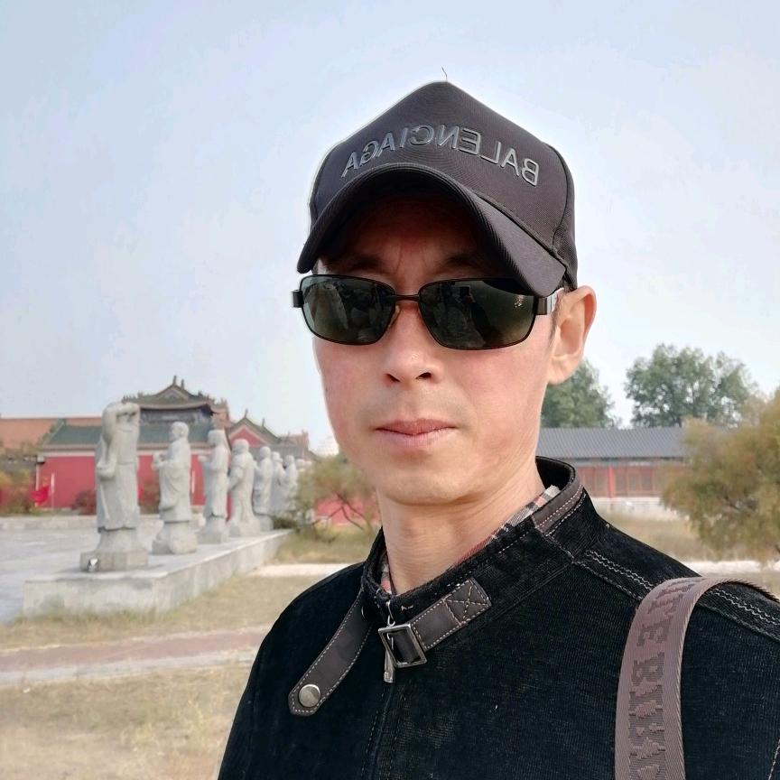 爱你的人