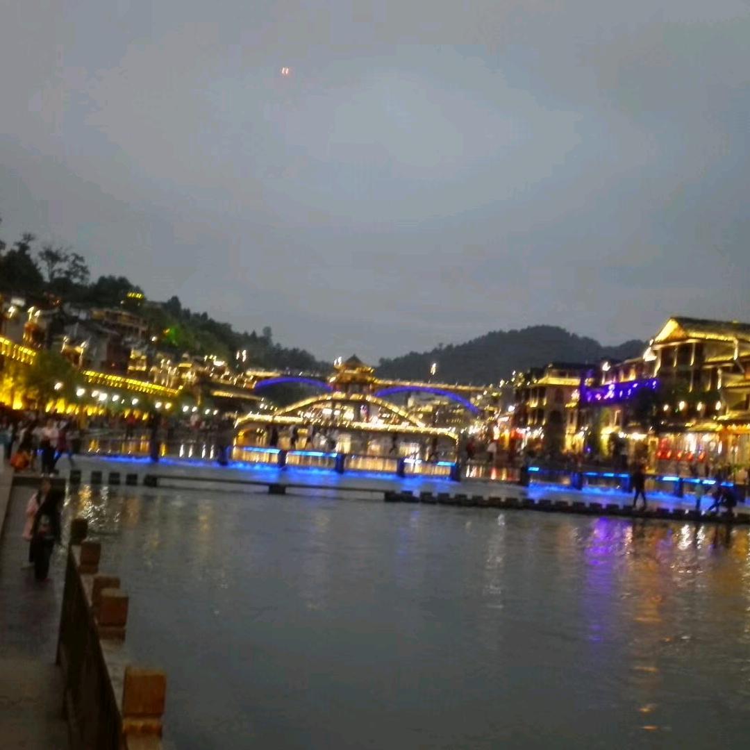 智慧改变人生:知识改变命运。