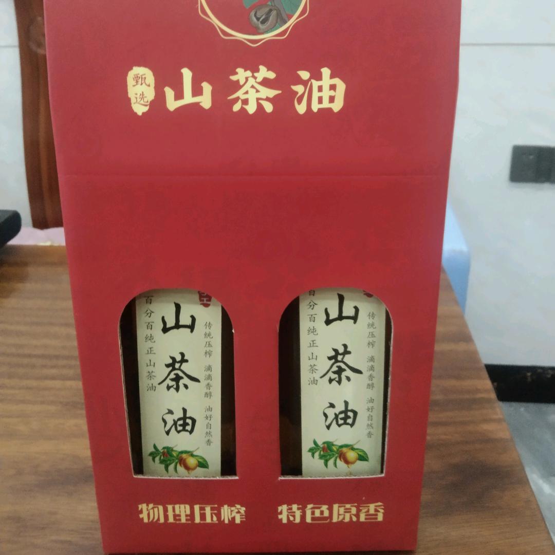 阿辉自家压榨山茶油