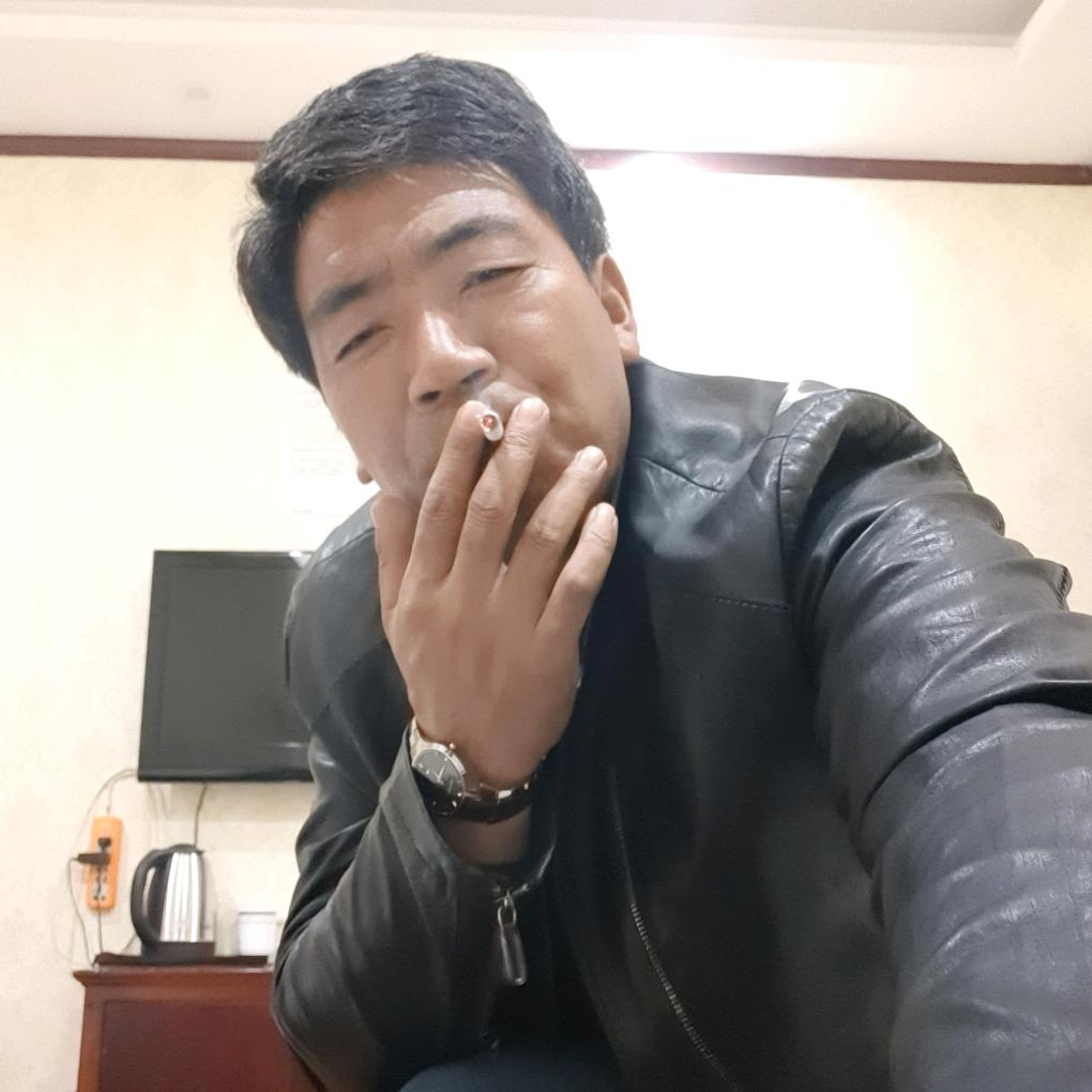 本人常年承接砌石头 护坡  装笼  水渠