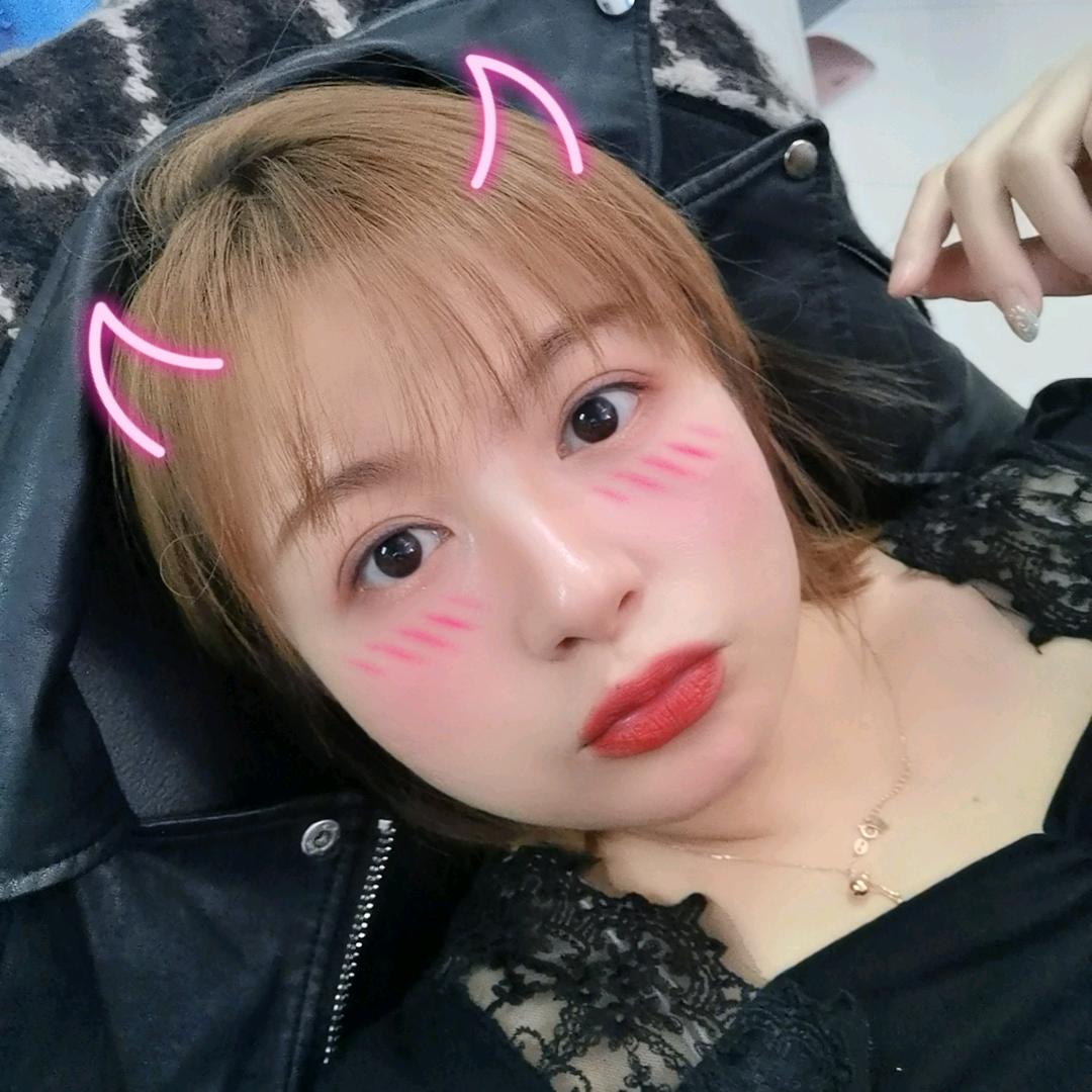 璐🐯...头像