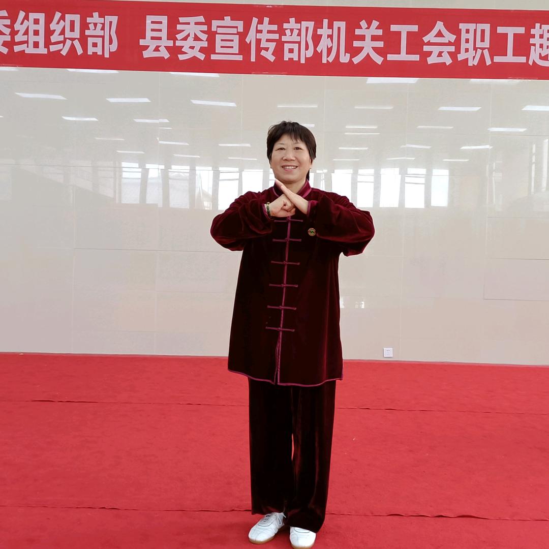 快乐的小英