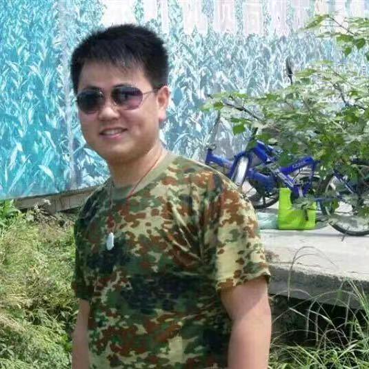开奔驰的乞丐