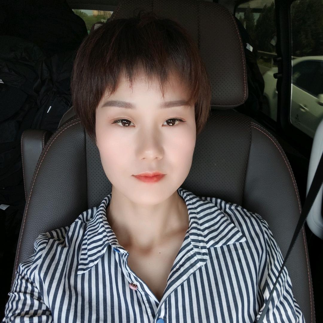 李灿