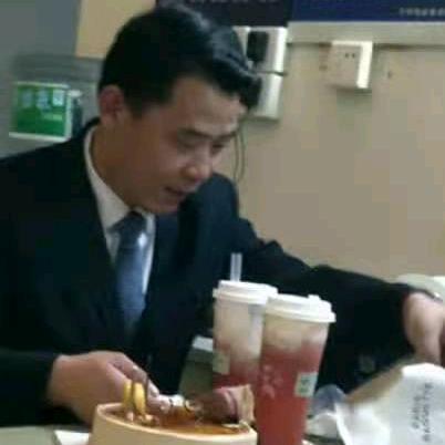 长不大的老韭菜😊
