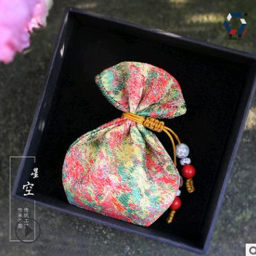 专业生产香囊，汉服包