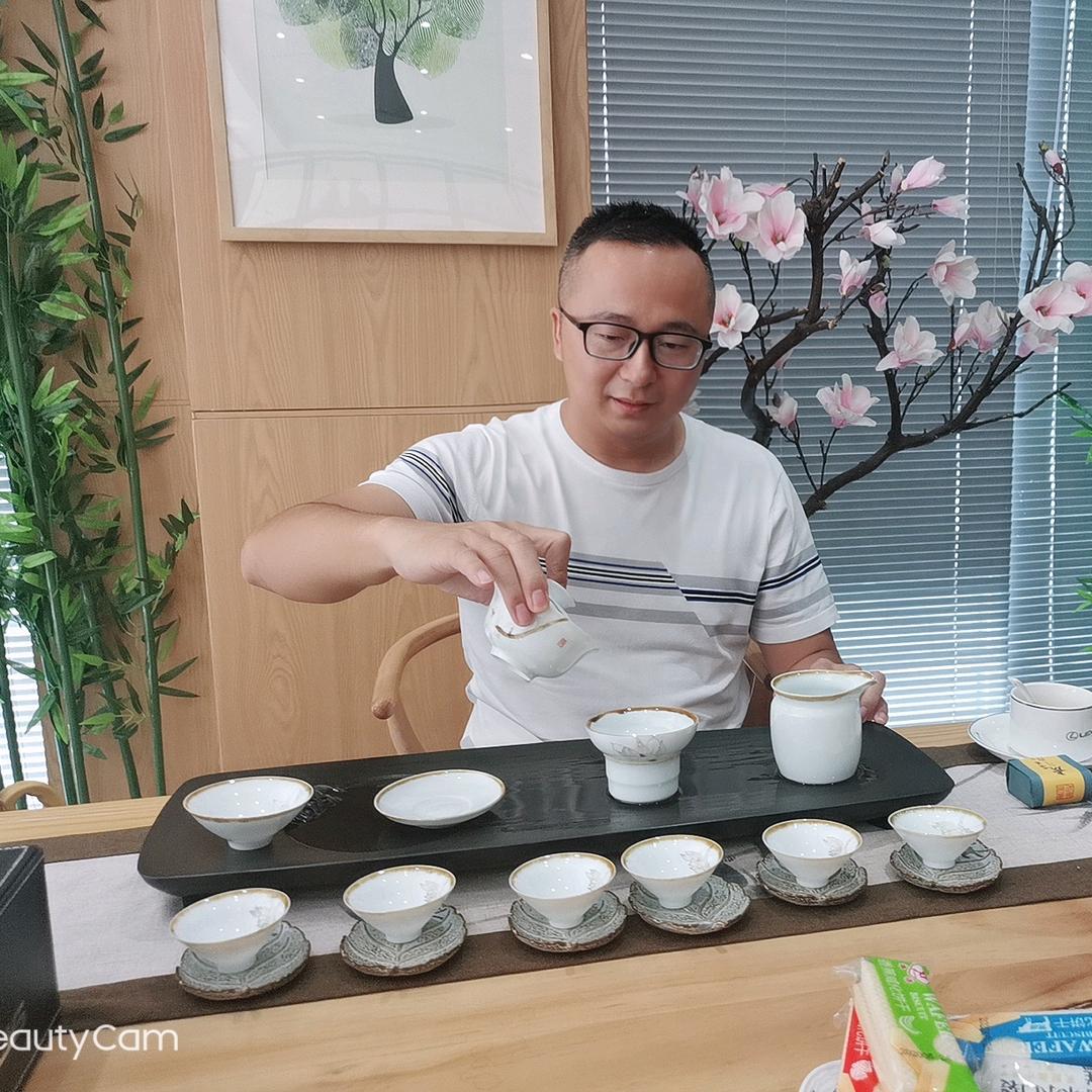 亚雄
