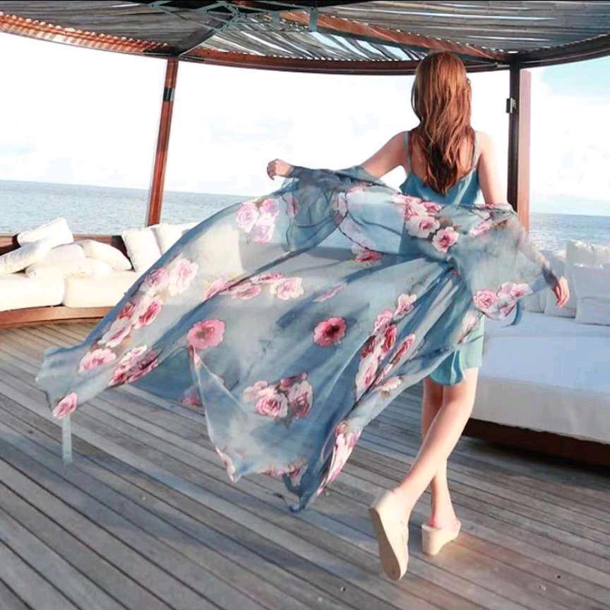 花丛中的小蜜蜂