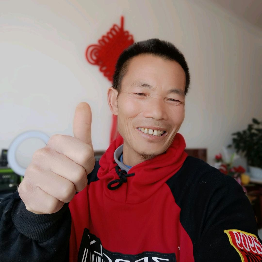 拖拉机🚜大叔👨🏻