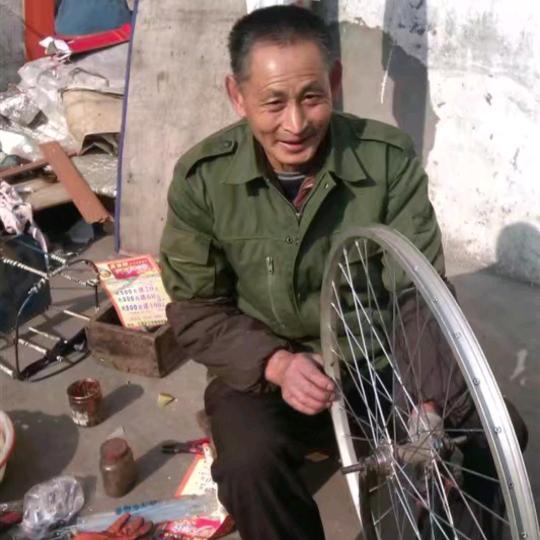 呢呢喃喃