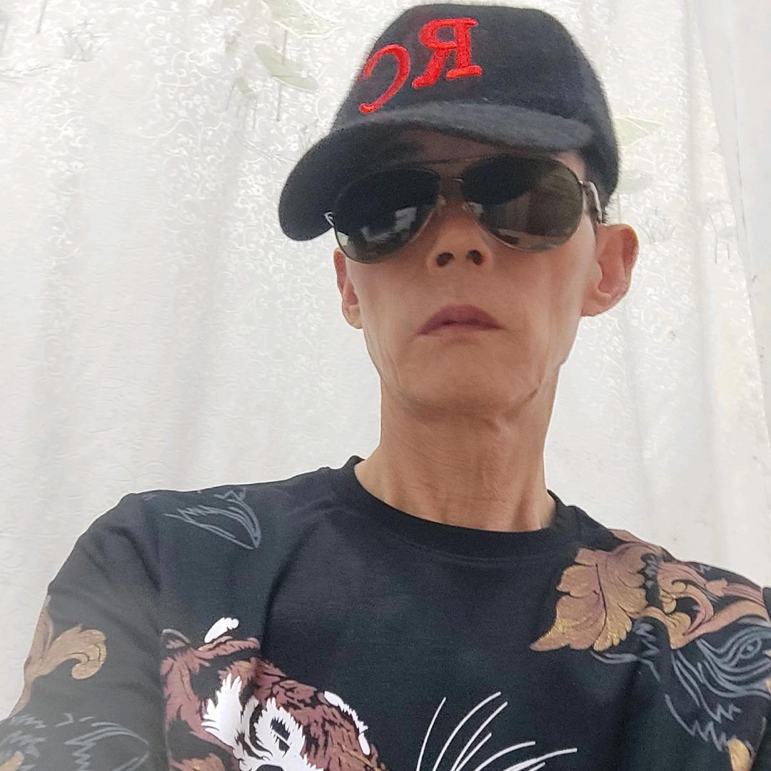大蓬車，拒绝私聊，头像