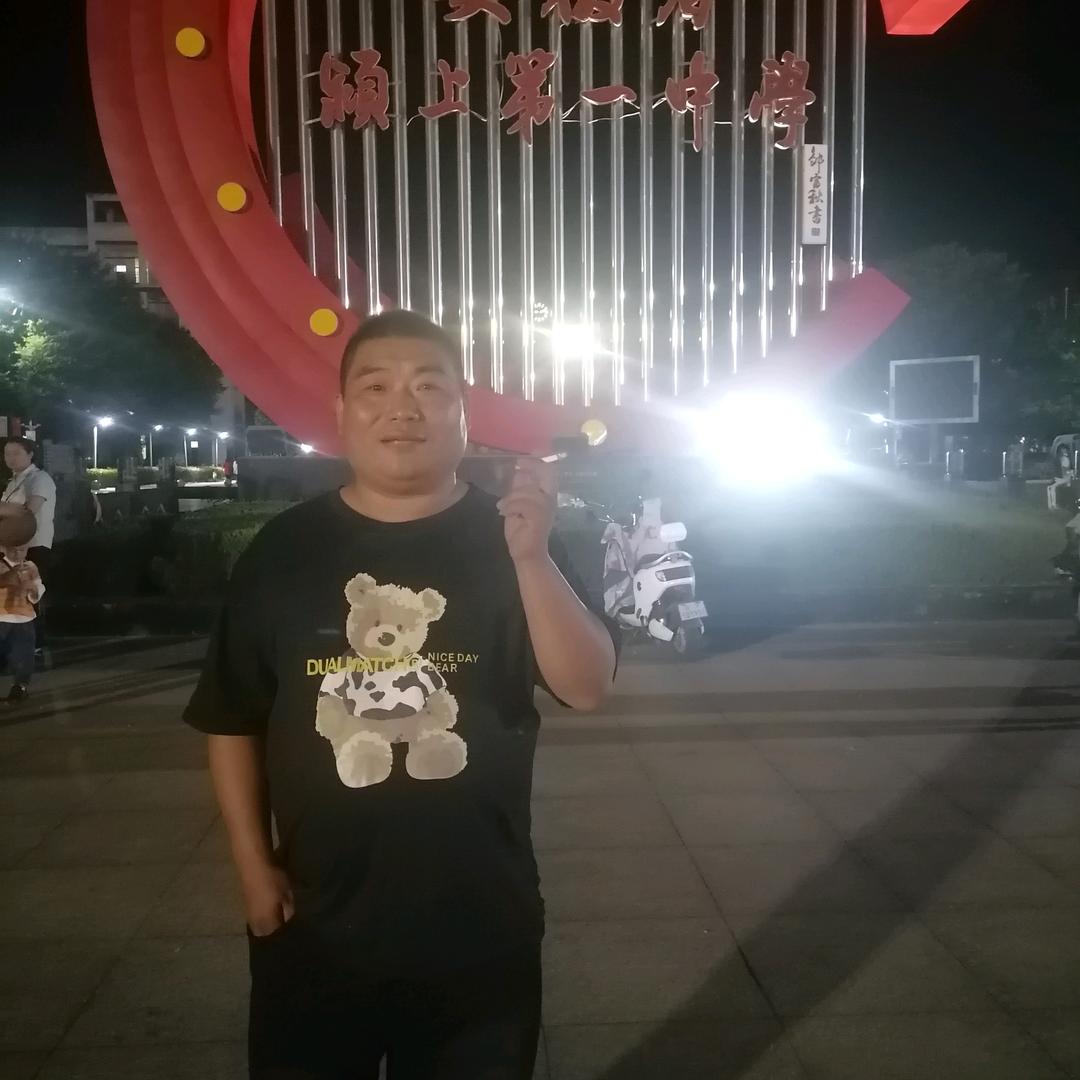 马建（大中小挖机出租）