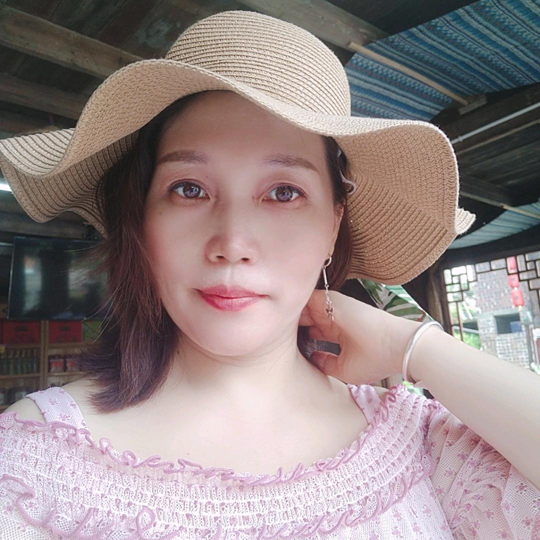 美妆晴儿（梦呜苗寨化妆师）