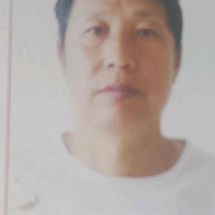 吝新生