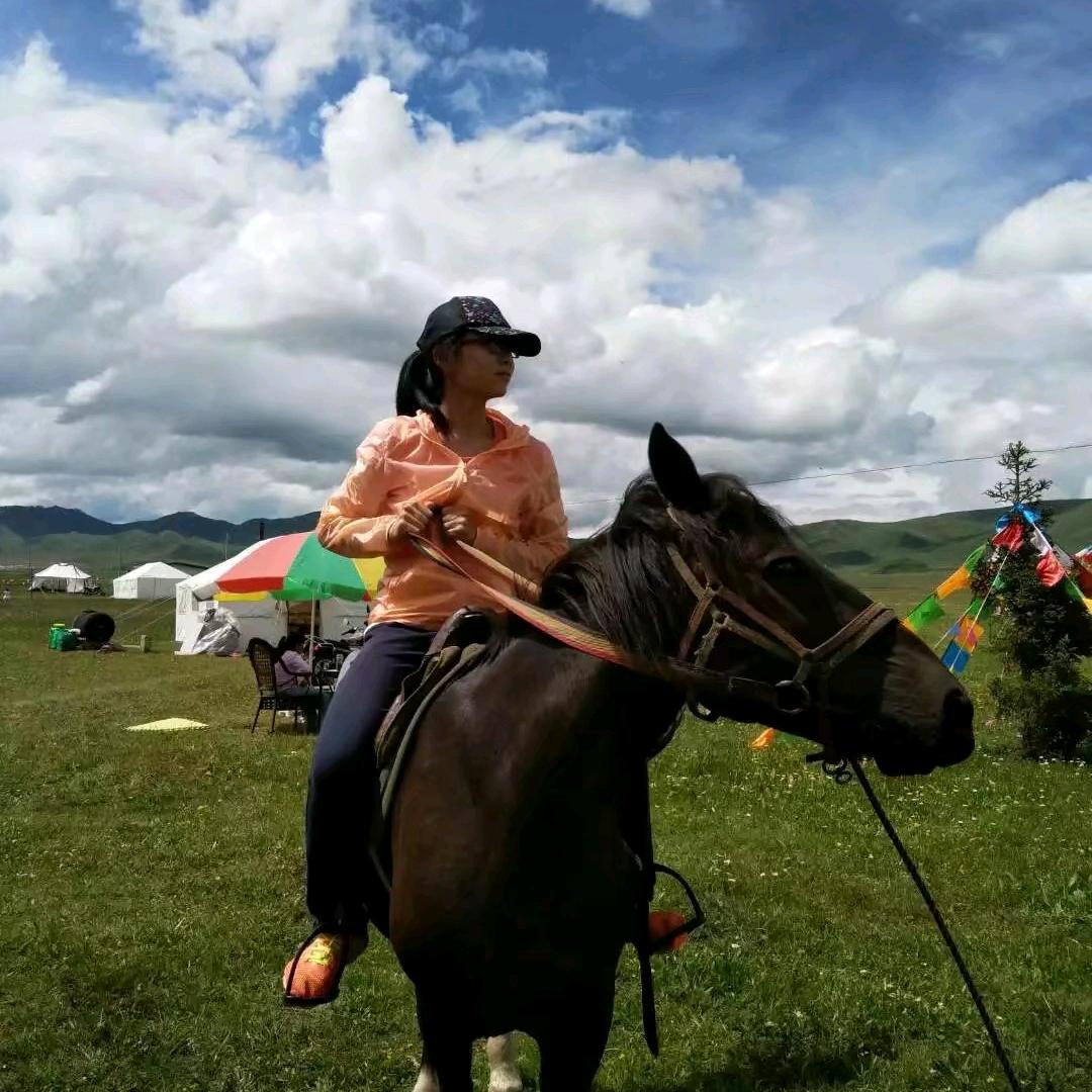 淡淡的蓝草