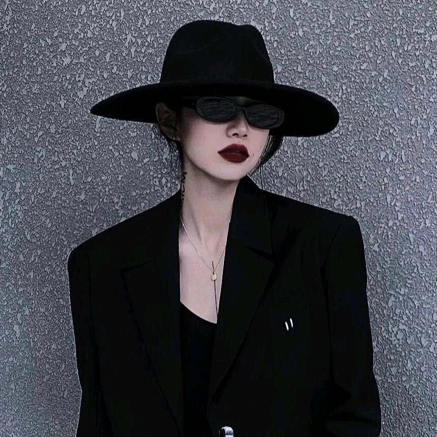 六六 💋
