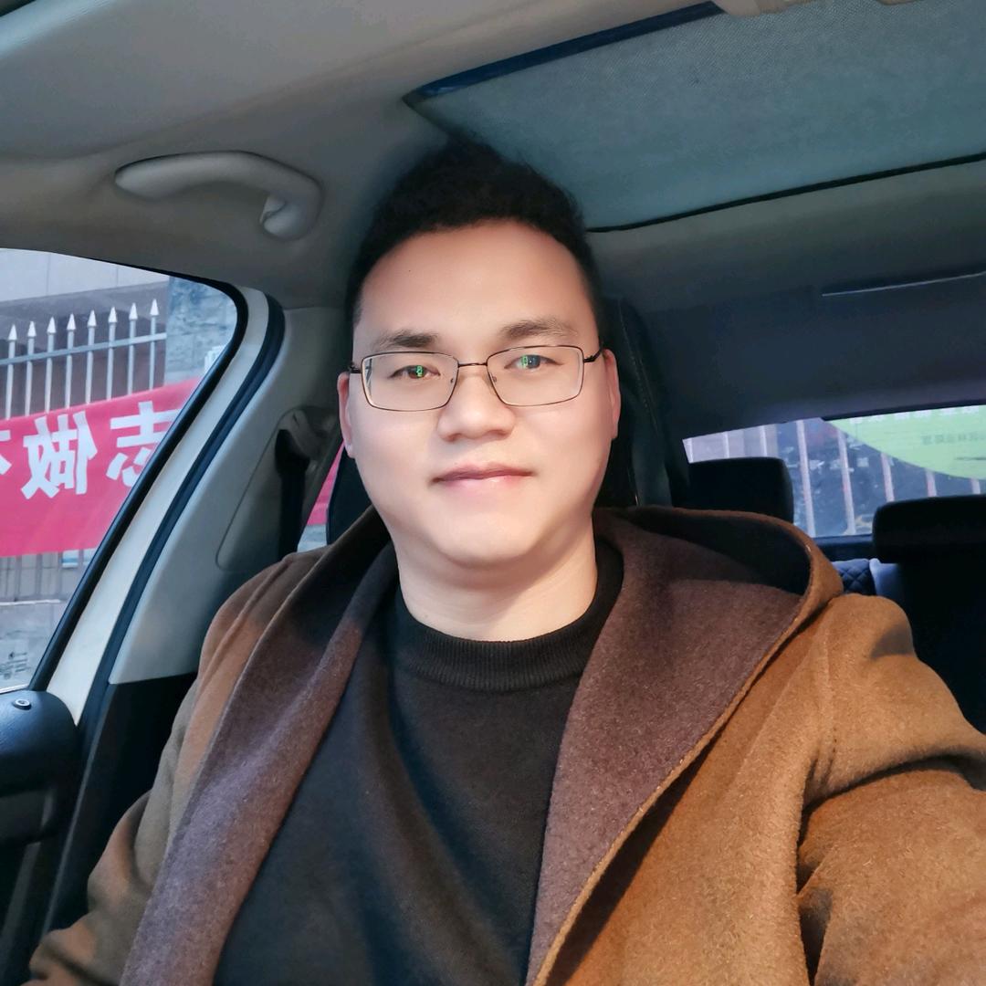 努力的肖眼镜