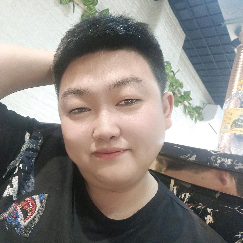 秦艾德