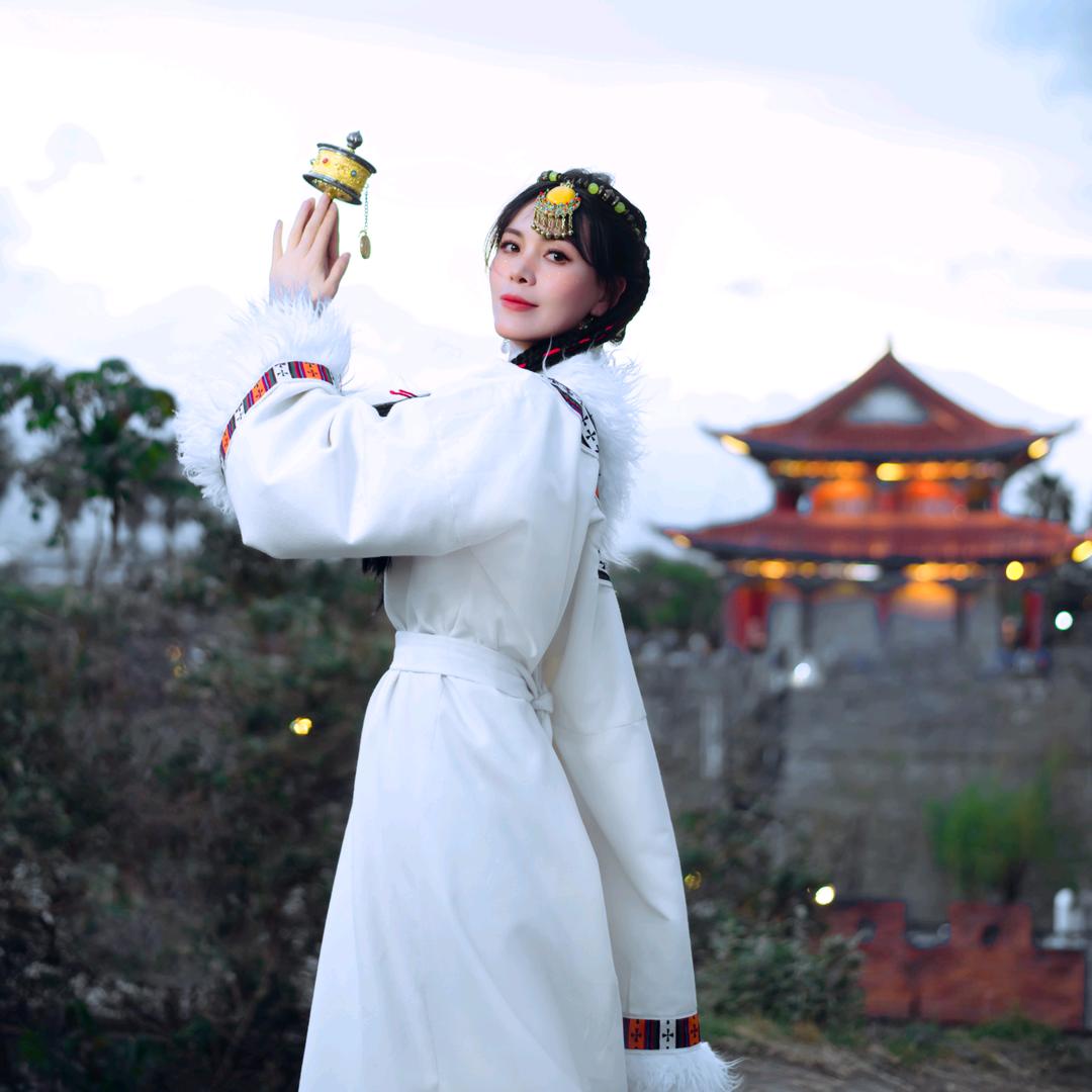 婉晴8626