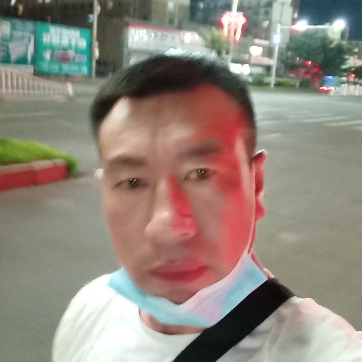 半铲小哥