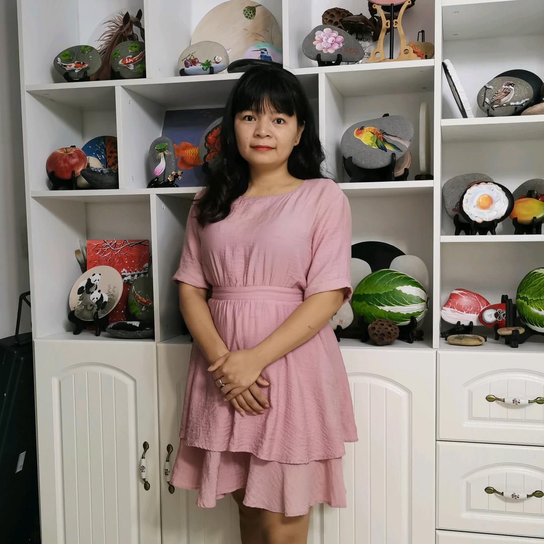 黑玫瑰的石头画