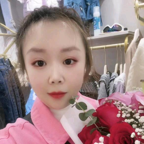 渝北区杨小凤童装店