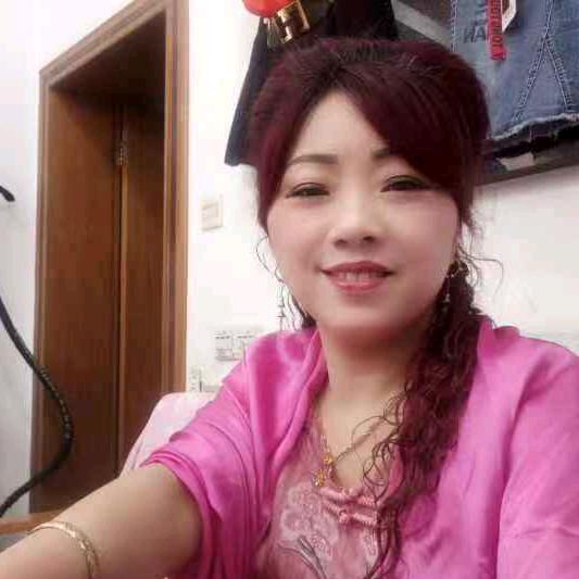 大邑县王泗镇欣汉派服装店