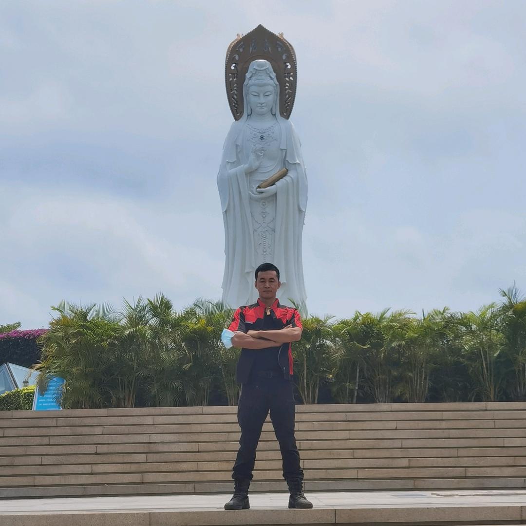 东方东海哥隆汽修厂