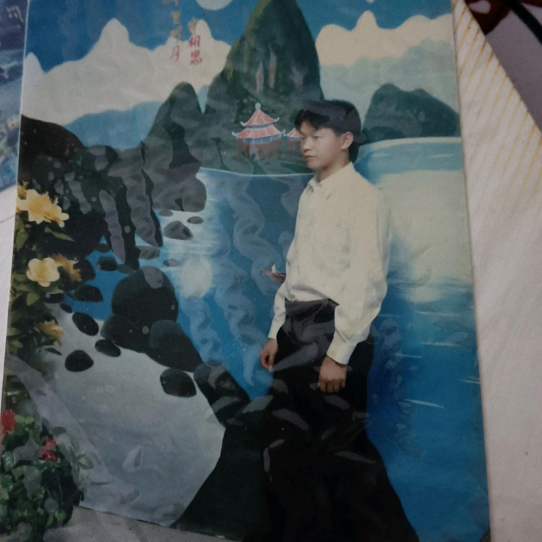 黑暗中幽灵。