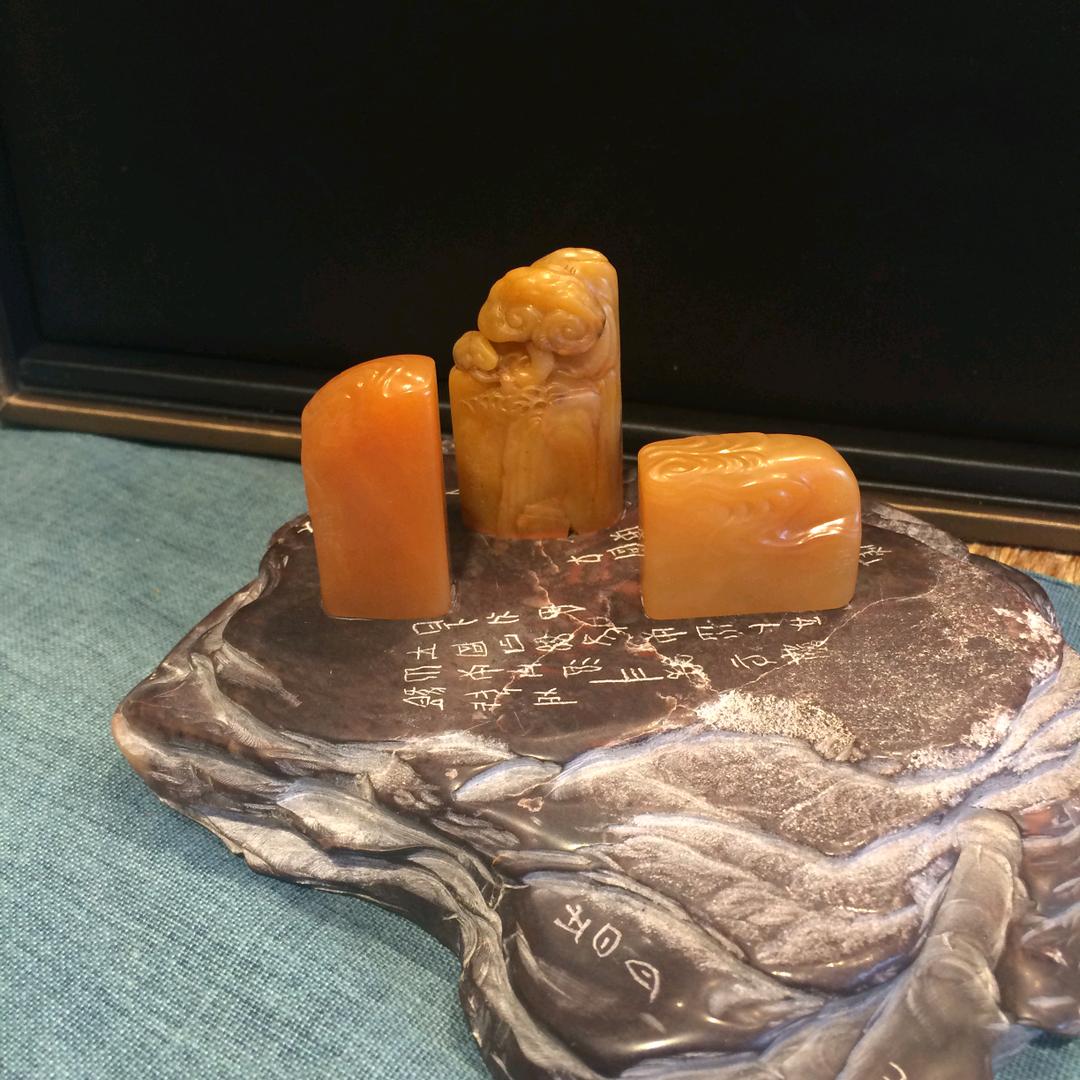 金色盾牌