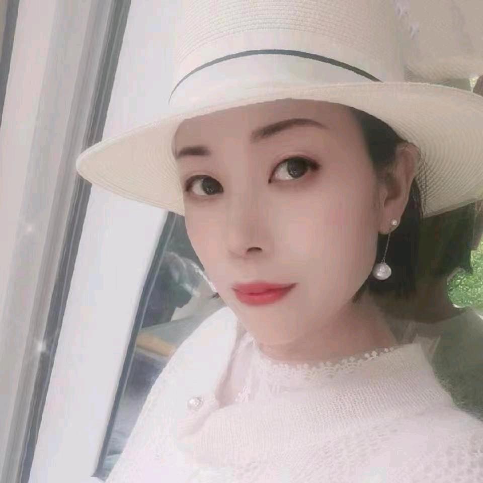 美蓉宛伊