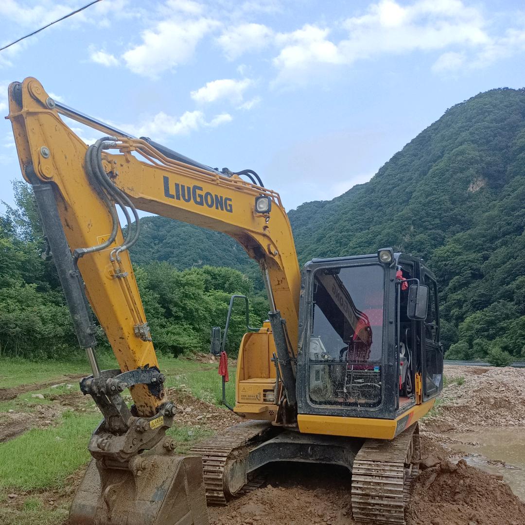 喜哥钩机铲车出租